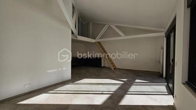 Appartement - 79 m² - 3 pièces