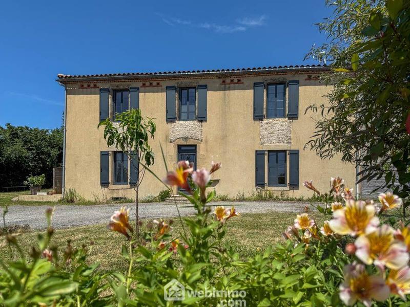 Maison de village - 205 m² - 11 pièces