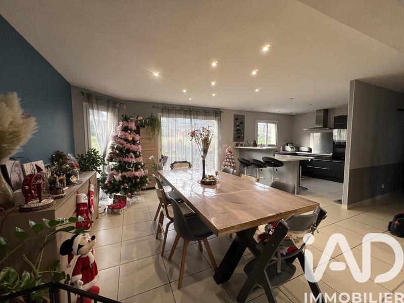 Maison - 121 m² - 5 pièces