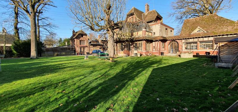 Propriété - 300 m² - 5 pièces