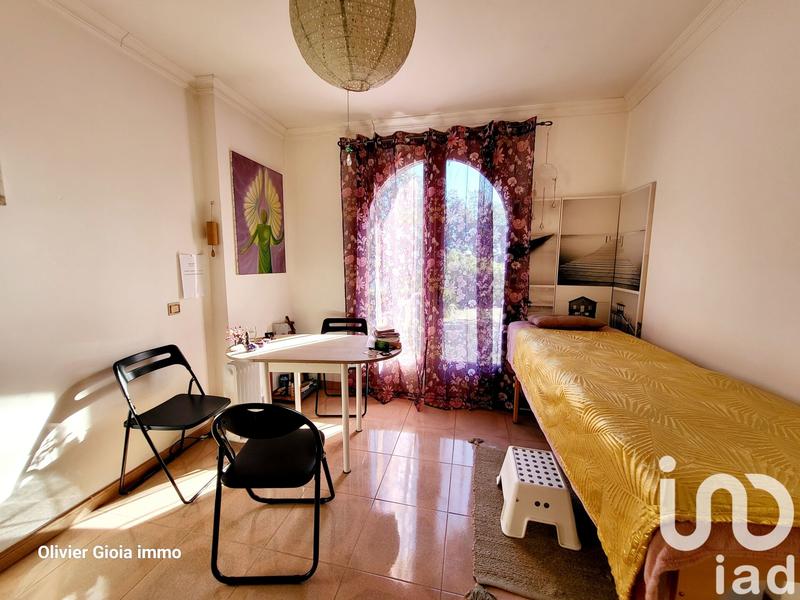 Maison - 260 m² - 10 pièces