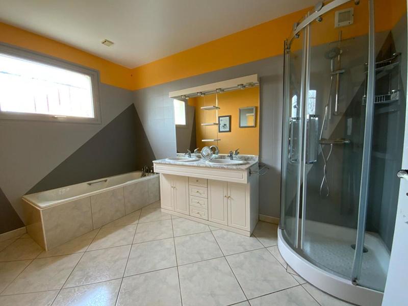 Maison - 165 m² - 8 pièces