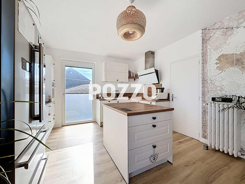 Maison - 179 m² - 8 pièces