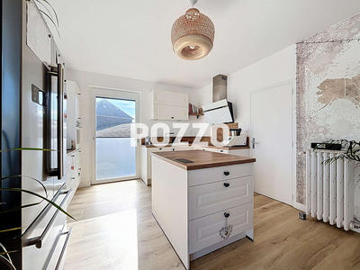 Maison - 179 m² - 8 pièces