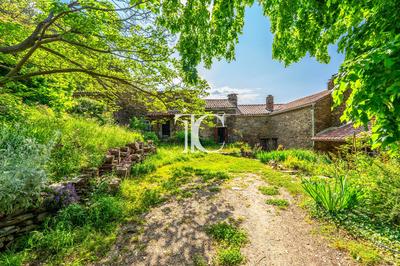 Maison - 205 m² - 8 pièces