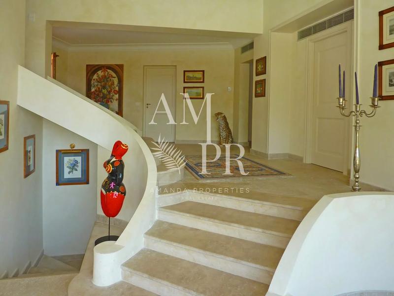 Villa - 600 m² - 12 pièces