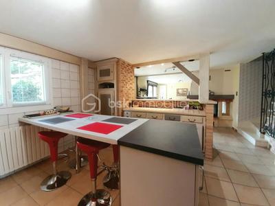 Maison traditionnelle - 117 m² - 6 pièces