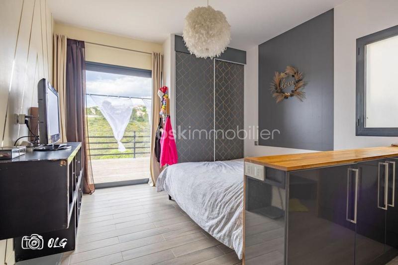 Maison - 208 m² - 6 pièces