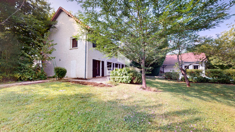 Maison - 180 m² - 8 pièces