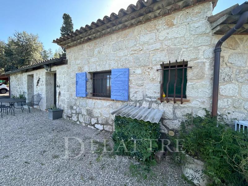 Propriété - 350 m² - 12 pièces