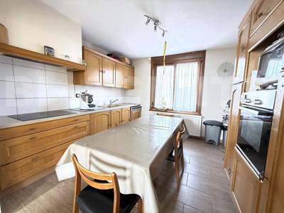 Maison - 122 m² - 5 pièces