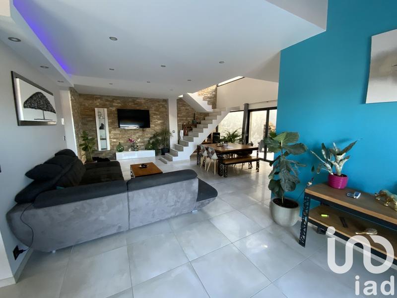 Maison - 305 m² - 7 pièces