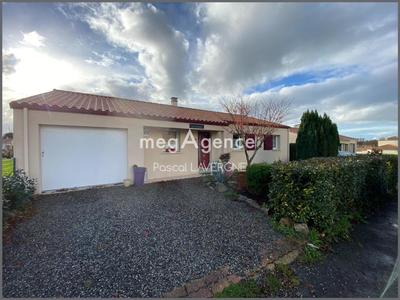 Maison - 90 m² - 5 pièces