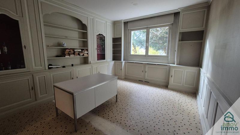 Maison - 229 m² - 10 pièces