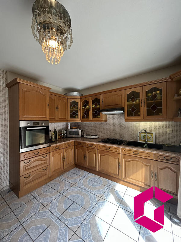 Maison - 190 m² - 7 pièces