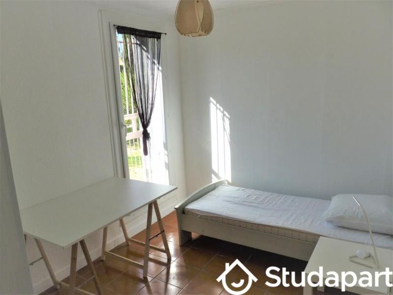 Chambre - 9 m² - 1 pièce