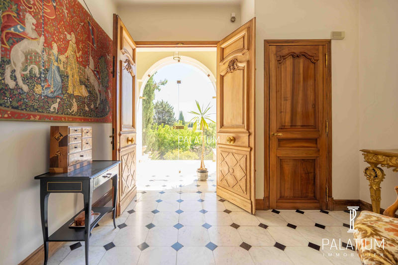 Maison - 255 m² - 7 pièces