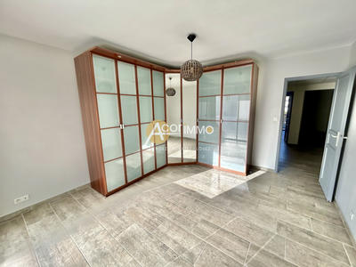 Appartement - 99 m² - 4 pièces