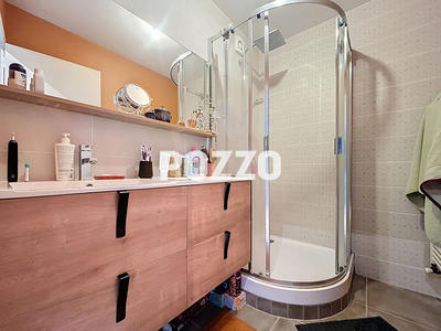 Appartement - 93 m² - 3 pièces