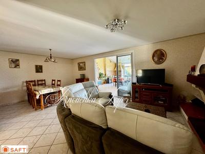 Maison - 292 m² - 9 pièces