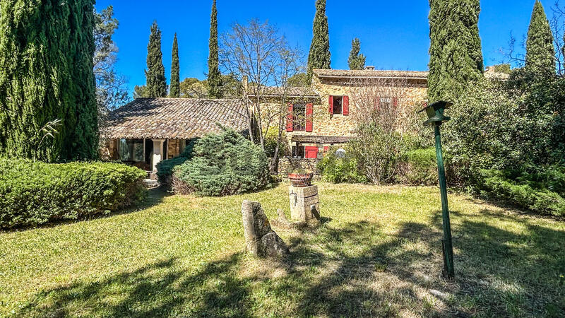 Mas - 214 m² - 7 pièces