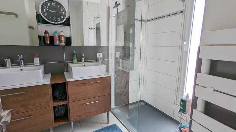 Maison - 145 m² - 6 pièces