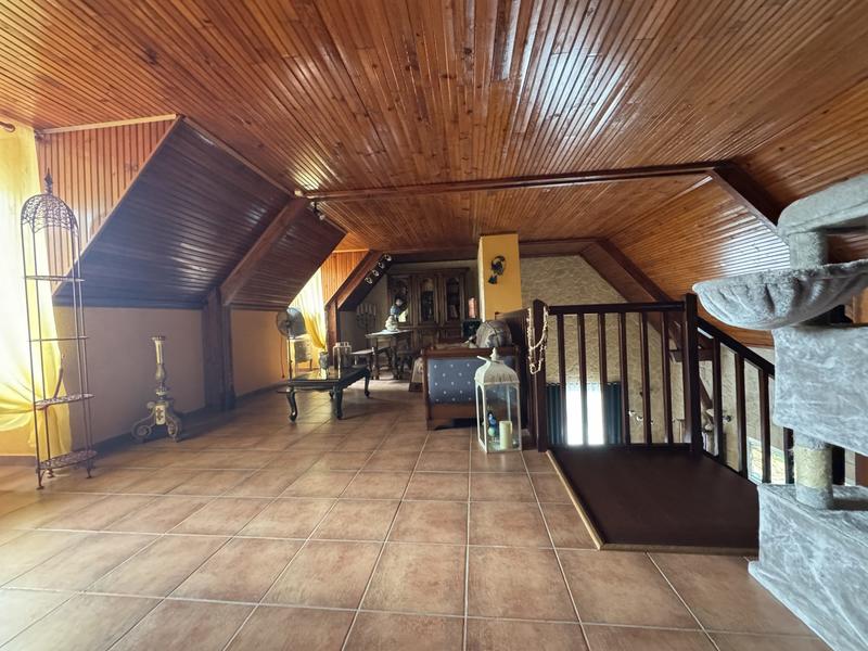 Viager - Maison traditionnelle - 240 m² - 6 pièces