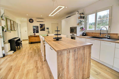 Appartement - 93 m² - 4 pièces