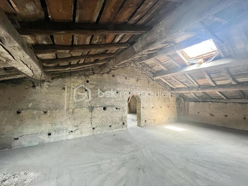 Appartement - 120 m² - 1 pièce