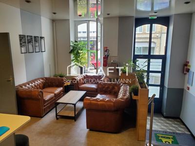 Local commercial - 1 257 m² - 30 pièces