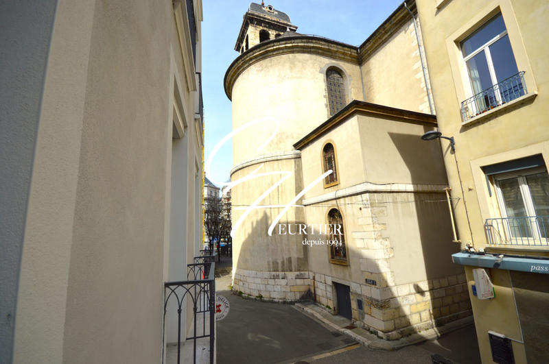 Appartement - 99 m² - 4 pièces