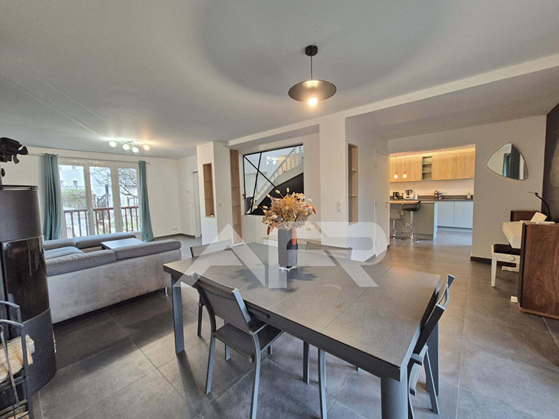 Maison - 138 m² - 5 pièces