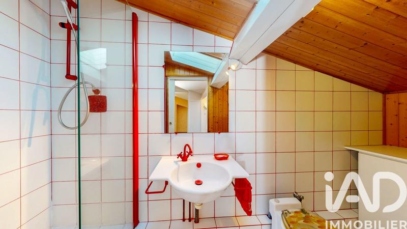 Maison - 220 m² - 7 pièces