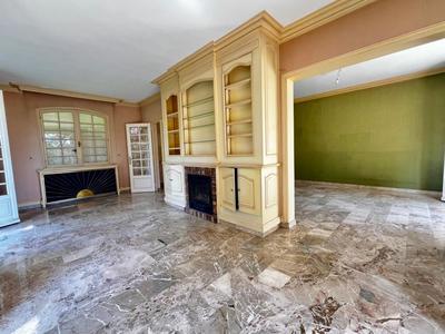 Maison - 185 m² - 8 pièces