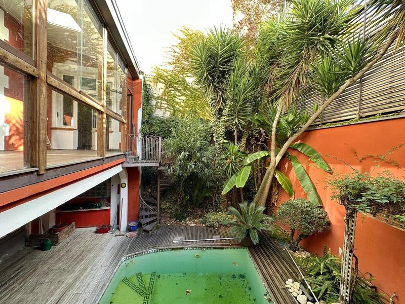 Appartement - 215 m² - 9 pièces