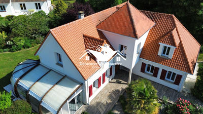 Maison - 215 m² - 7 pièces