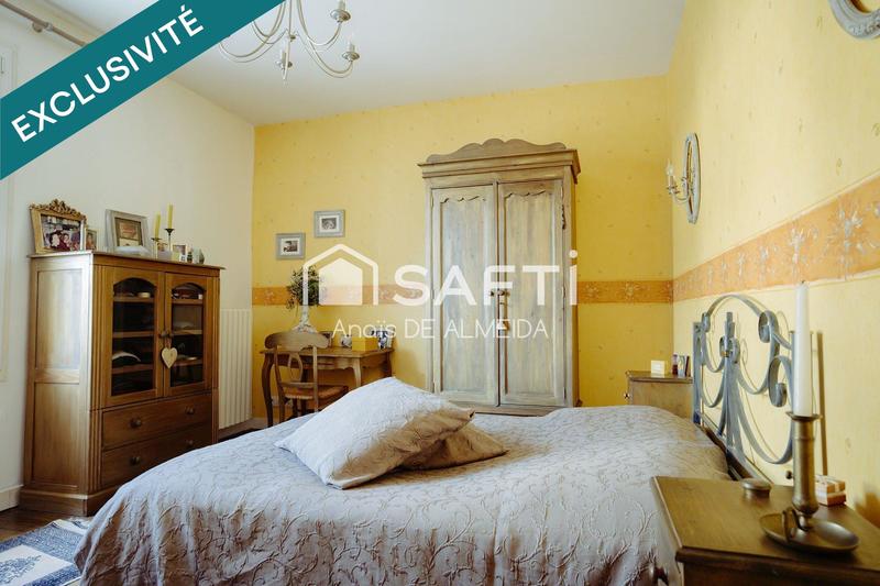 Maison - 219 m² - 9 pièces