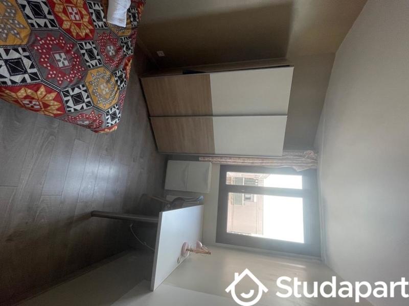 Chambre - 11 m² - 1 pièce