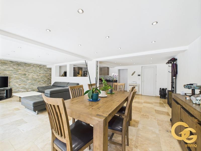 Maison - 194 m² - 7 pièces