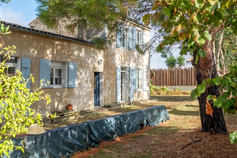 Maison en pierre - 105 m² - 4 pièces