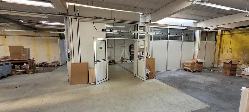 Entrepôt - 583 m² - 9 pièces