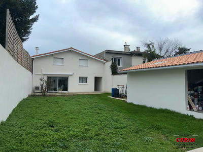 Maison - 235 m² - 7 pièces