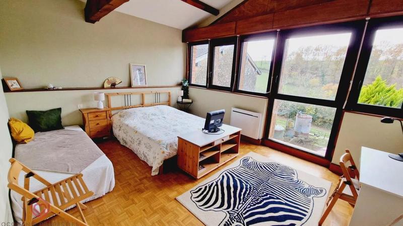 Propriété - 223 m² - 10 pièces