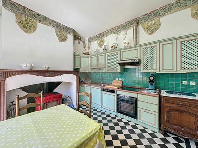 Maison - 230 m² - 8 pièces