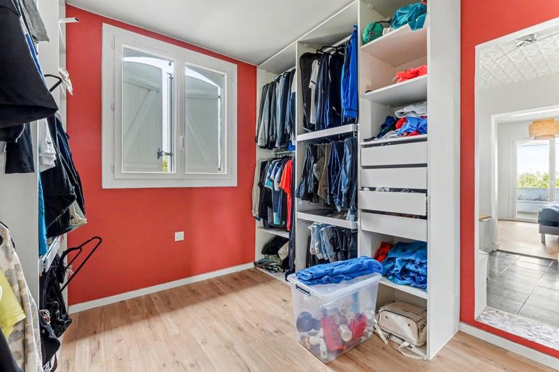 Maison - 235 m² - 7 pièces