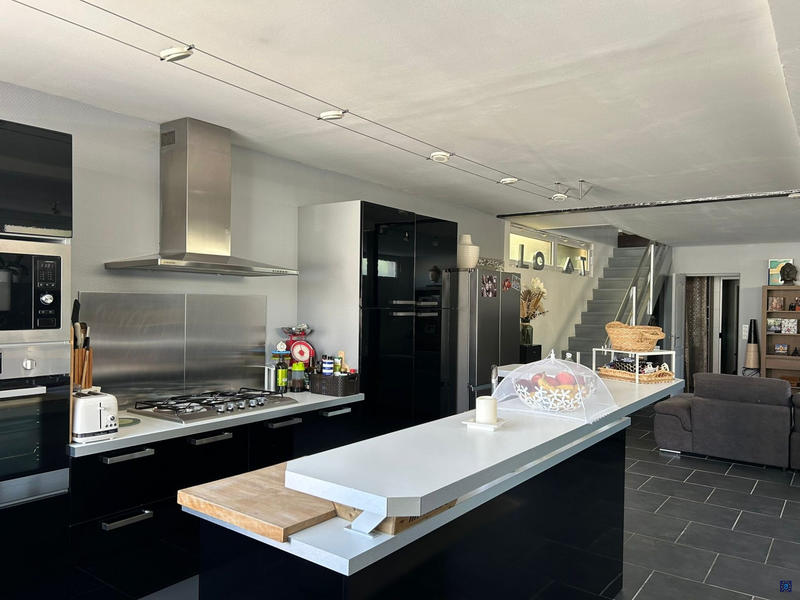 Maison - 180 m² - 5 pièces