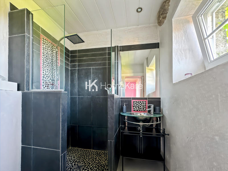 Maison - 300 m² - 9 pièces