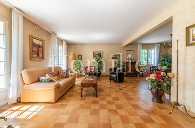 Maison - 199 m² - 9 pièces