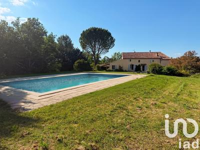 Maison - 390 m² - 11 pièces