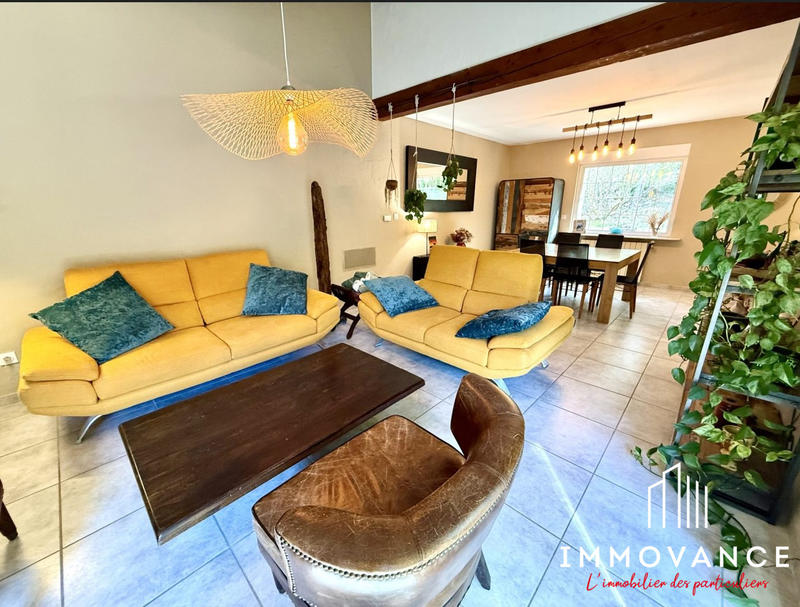 Maison - 275 m² - 8 pièces